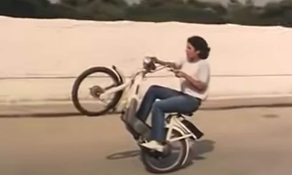 Quando Sal Da Vinci impennava senza casco col Ciao 